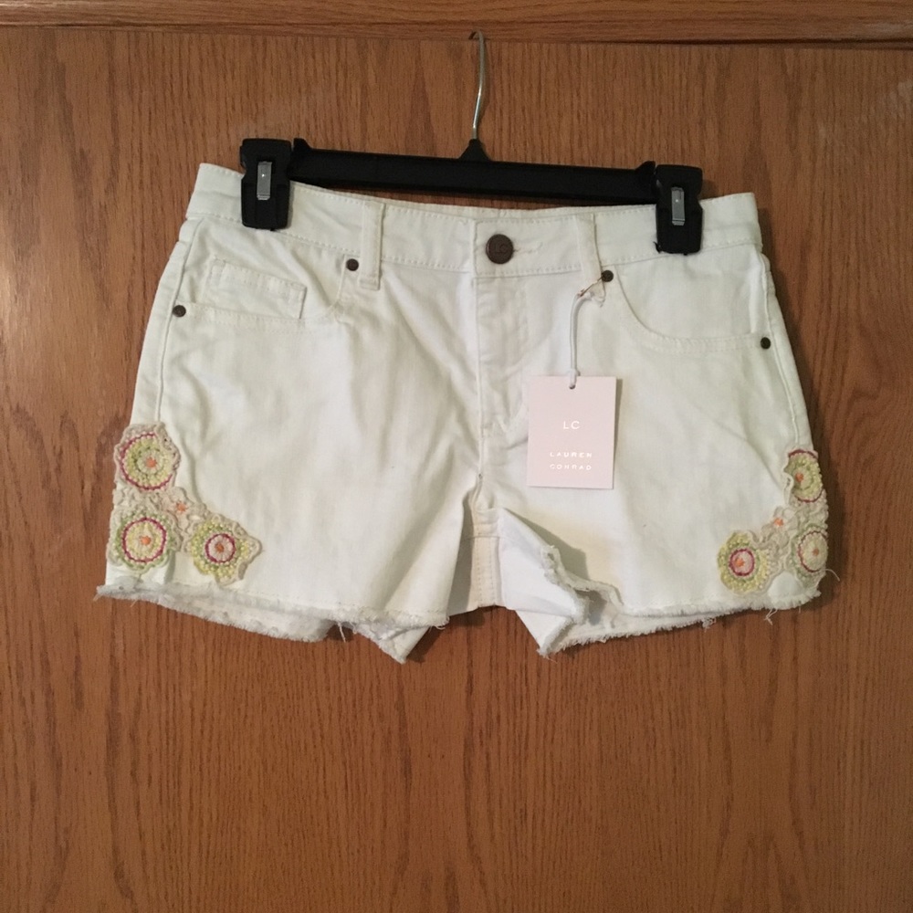 NWT Lauren Conrad white jean shorts size 2